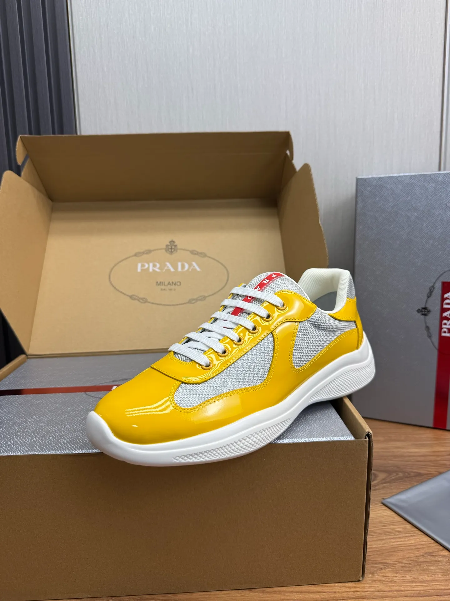Men's shoes 640💰 [PRADA] Hot selling items🔥Must be recommended every day~~ Official website synchronized, 1:1 high quality shipments✔️ Imported cowhide fabric, rubber material + cowhide lining, original bottom, high-end airplane box packaging🎁 38-45 (38.45 custom-made, non-returnable)